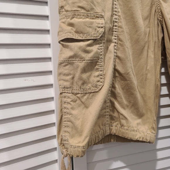 H&M Cargo Shorts, Mid Rise, 10 - Picture 2 of 6